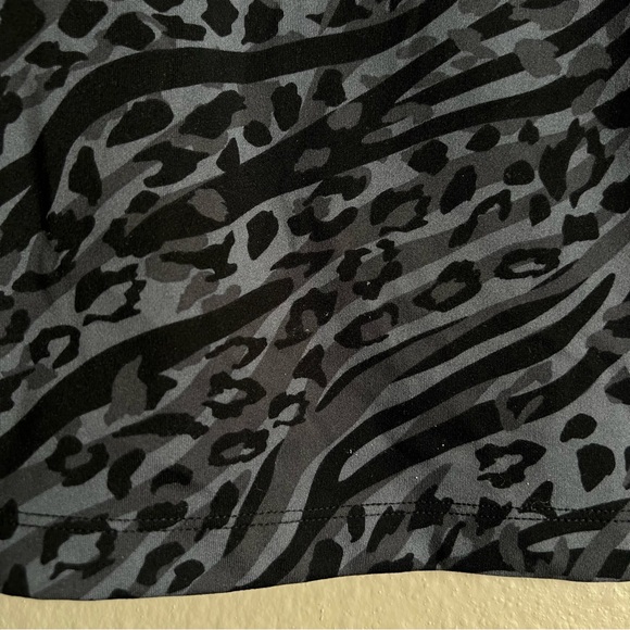 Victoria’s Secret Sport PINK Leopard Zebra Print Tank Cami Built In Bra Size M - Picture 4 of 8